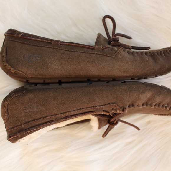 UGG, Dakota slippers moccasin - Picture 8 of 9